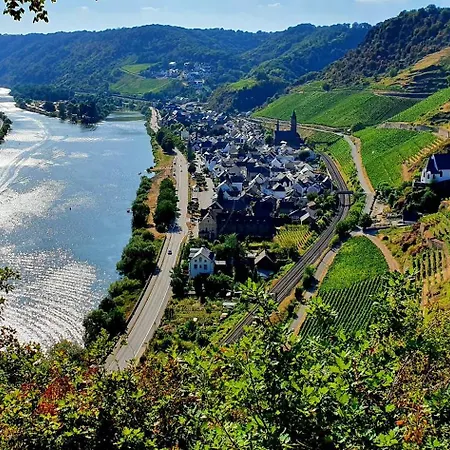 Haus Moselblick Apartman Hatzenport